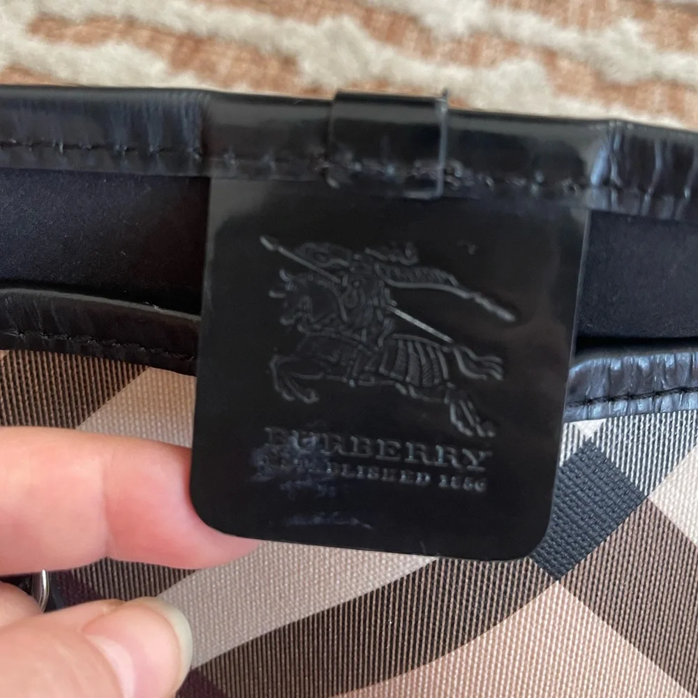 Burberry Nova Check Tote - Picture 10 of 12